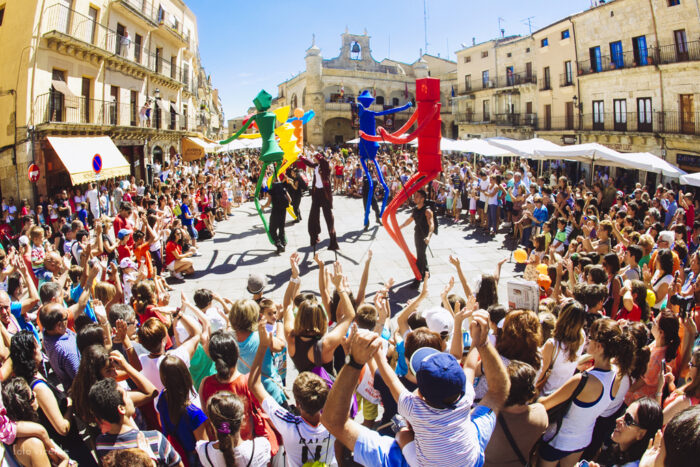 GIGANTES BAILARINES - Imagen 5