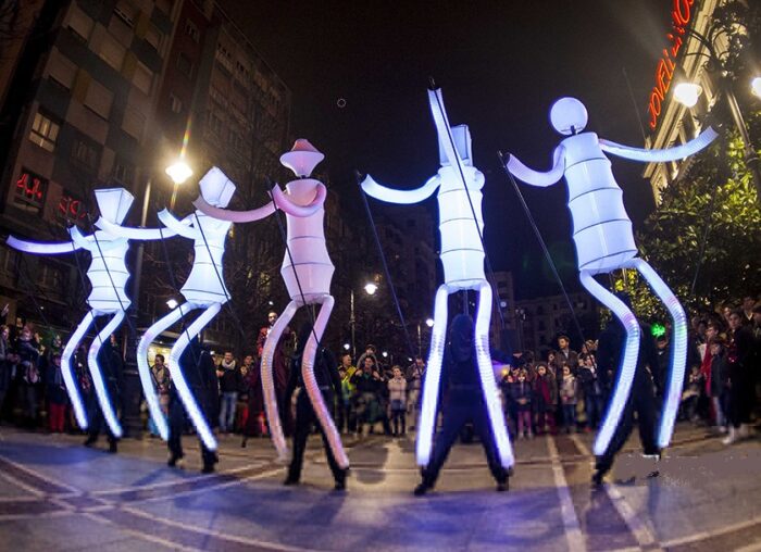 GIGANTES BAILARINES - Imagen 6