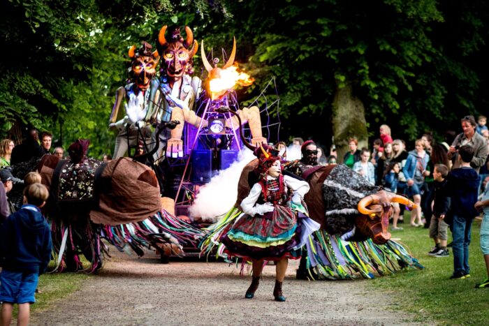 DEVIL DANCE - Imagen 2