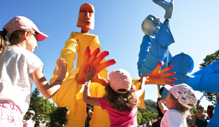 BIG PUPPETS - Imagen 6