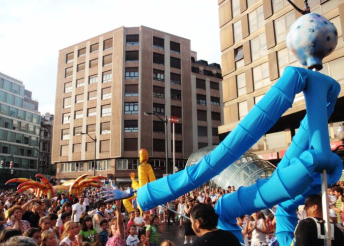 BIG PUPPETS - Imagen 5