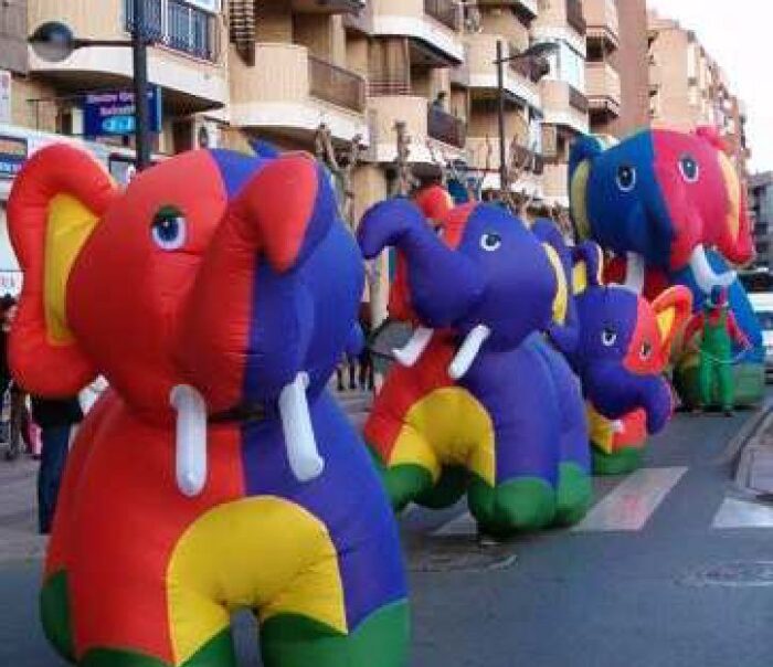 MANADA DE ELEFANTES - Imagen 3