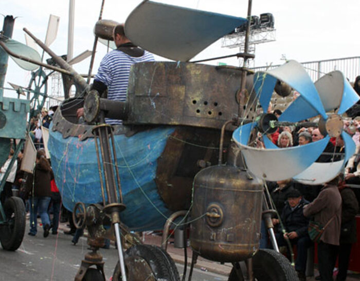 POWERED BOAT - Imagen 6