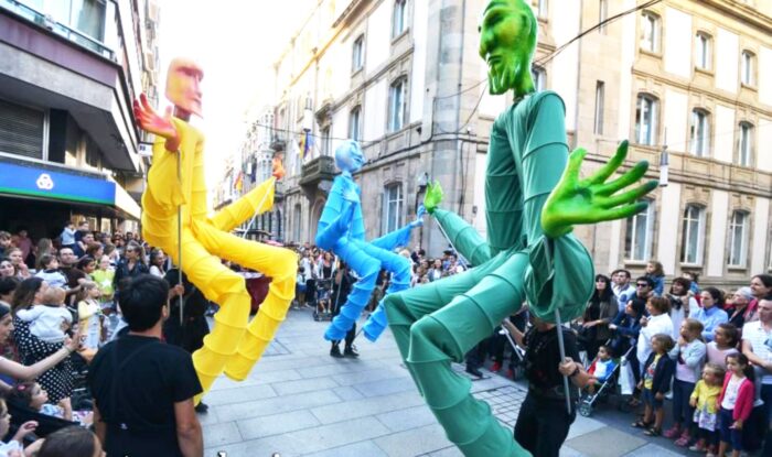BIG PUPPETS - Imagen 3