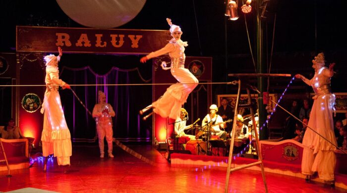 MOONLIGHT JUGGLERS - Imagen 3