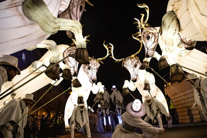 EL DESFILE DEL AMOR - Imagen 2